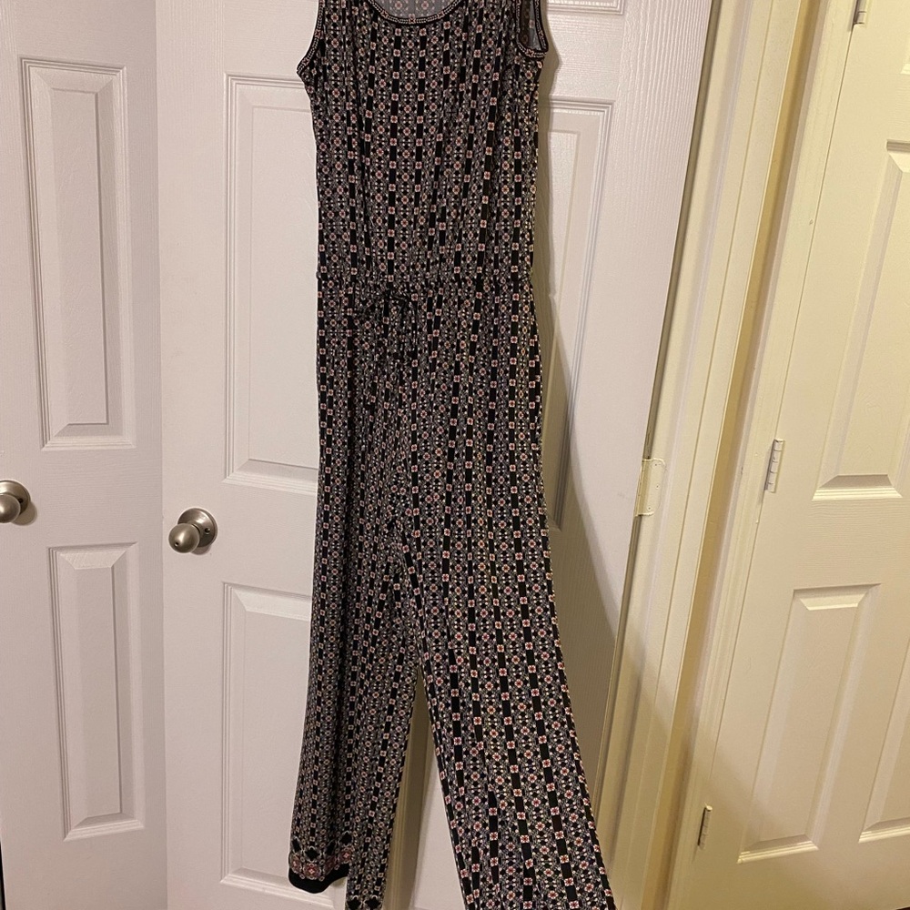 Comfortable And Elegant Patterned Jumpsuit With D… - image 3